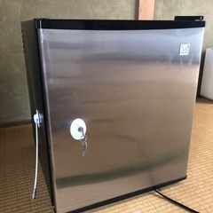 小型冷蔵庫鍵付き 一人暮らし　綺麗です