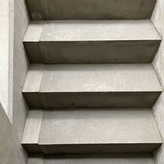 【日給￥13,000スタート✨】残業無しで手に職をつけませんか？(*ฅ́˘ฅ̀*)【階段づくり職人】の画像