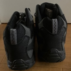 トレッキングシューズ　キャンプ　アウトドア　の画像