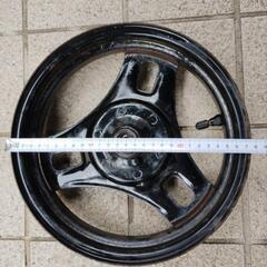 スズキ50ccスクーター、レッツの鉄ホイール