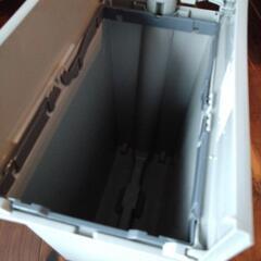 ケユカっぽいゴミ箱　の画像