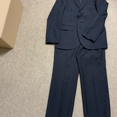 男児スーツ　165サイズ　黒地に細い縞柄　値下げ