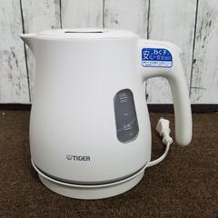 【美品】TIGER 電気ケトル わく子 PCM-A080 マットホワイト　2020年製品の画像