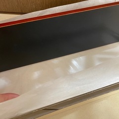 綺麗な赤い台座　未使用　お皿の画像