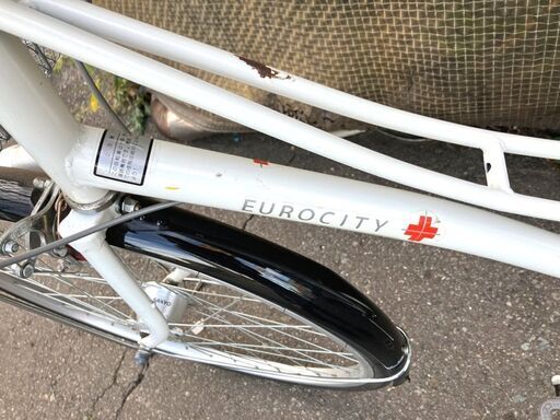 自転車 シティサイクル EUROCITY 27インチ 6段変速 LEDライト 白 ホワイト