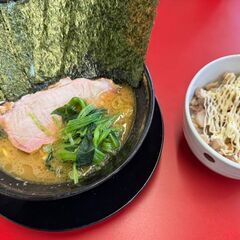 【平成生まれ募集中】社員平均年収 7 0 0 万!!【現在10代も活躍中】いろんな昼食を食べれます♡ラック屋の画像