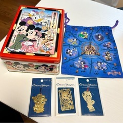 【東京ディズニーシー 】空き缶とブックマーカー３種、40thアニバーサリー巾着などまとめての画像