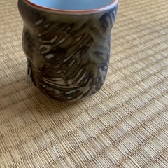 たぬきの湯呑みの画像