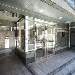 【乃木坂駅】【月約5万円】【週4日×朝2時間】マンション清掃/未経験者可～日払い可の画像