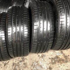 中古215/45R18 トヨ取り付け無料