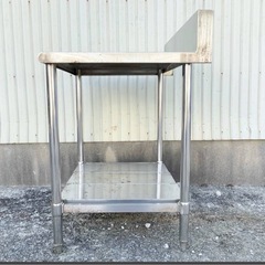 A 厨房作業台 業務用 ステンレス ステンレステーブル バックガード付き 厨房用品 ガス台 作業用品 の画像