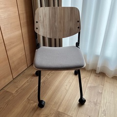 オカムラ　ネスティングチェア　ダイニングチェア　中古品　傷有り