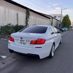 BMW 523i Mスポーツ　サンルーフ付の画像
