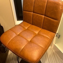 昇降式カウンターチェアの画像