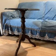 イタリア製サイドテーブルの画像