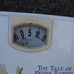 観音寺 アナログ式 ヘルスメーター 体重計 ピーターラビット 中古品の画像