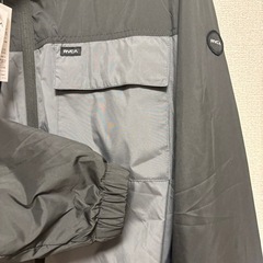 【新品未使用】通常14.080円!?  RVCA  ジャケットの画像