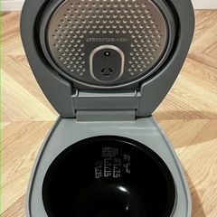 【定価約1万6千円】\\まだあります！//３合炊炊飯器　アイリスオーヤマの画像