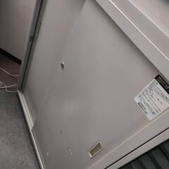 スチール棚　３段　扉付き