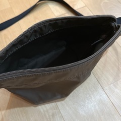 ユニクロ　ナイロンバッグの画像