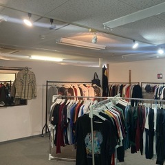 オープニング❗️メルカリ出品スタッフ募集👚👗👜💍　週2日〜3日で1日5時間程度。土日のみのシフトも歓迎です😊の画像