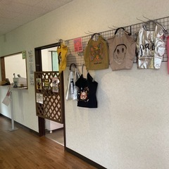 オープニング❗️メルカリ出品スタッフ募集👚👗👜💍　週2日〜3日で1日5時間程度。土日のみのシフトも歓迎です😊の画像