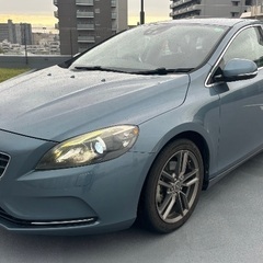 東京発!ボルボ V40 T4 SE!検R8年9月!先進機能付!記...