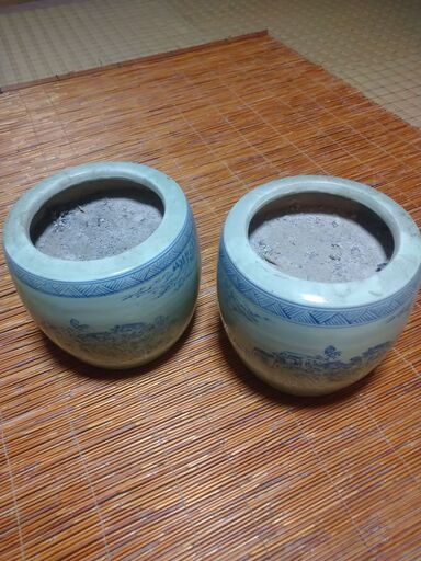 昔の火鉢（小）２セット、灰あり