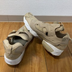 ポンプフューリー　ベージュの画像