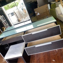 大きなドレッサーの画像