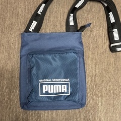 PUMA ボディーバッグの画像