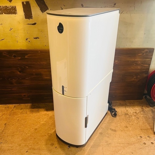 【武蔵小山店】【～4/14限定SALE！店内全品20%お値引き！】 ライスクール 小型 保冷米びつ 11kg HRC-10SW エムケー精工 ライスホワイト 米櫃 保冷 冷蔵 おしゃれ シンプル 米保管　HRC-10S rice cool ricecool 米びつ　お米　保管