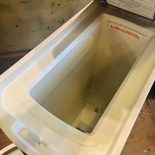 《売約済》【武蔵小山店】 ライスクール 小型 保冷米びつ 11kg HRC-10SW エムケー精工 ライスホワイト 米櫃 保冷 冷蔵 おしゃれ シンプル 米保管　HRC-10S rice cool ricecool 米びつ　お米　保管