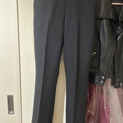 【相談中】黒のスラックス
