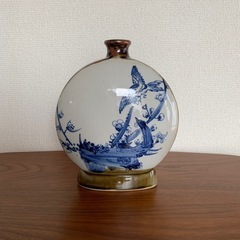 花瓶/染付/平たい丸型の画像