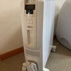 デロンギオイルヒーター+専用タオルハンガーの画像