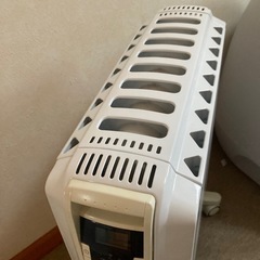 デロンギオイルヒーター+専用タオルハンガーの画像