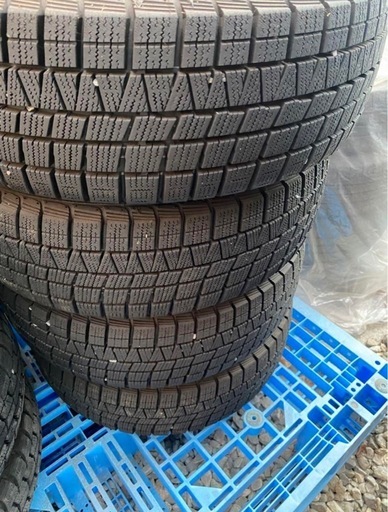 スタッドレスタイヤ 日産NOTEに使用