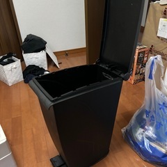 ゴミ箱の画像