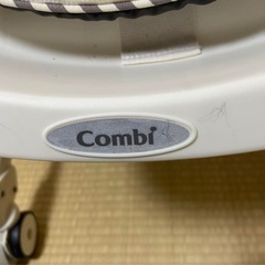 【値下しました】クッション2枚つき　コンビ　ネムリラ　ハイローチェアの画像