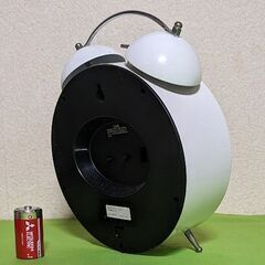 ■Simple is the best★白い目覚まし時計★シンプルな壁掛け兼用置時計◎シンプルライフにお勧め◎直径２１.５ｃｍ◎の画像