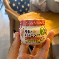 離乳食と携帯用水の画像