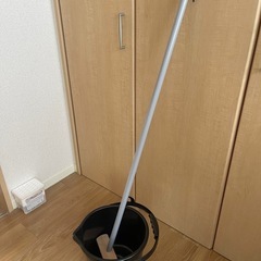 バケツ・デッキブラシ