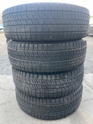 車のパーツ タイヤ、ホイール
