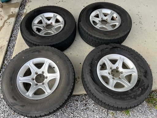 ハイラックス　185サーフに使用　スタッドレス　4本　バリ山　倉庫保管　美品