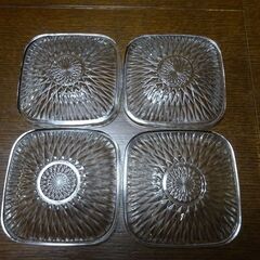 ◆昭和レトロ◆角型ガラスプレート4枚◆ケーキ皿・取り分け皿◆の画像