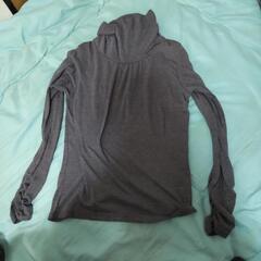 長袖の服100円で差し上げます