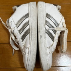 adidas 子供用スニーカー 18cmの画像