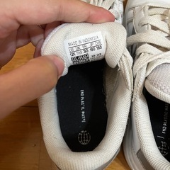 adidas 子供用スニーカー 18cmの画像