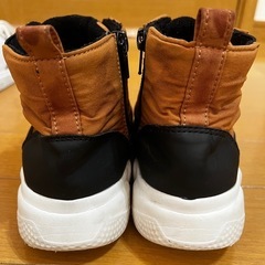 軽量 子供用ブーツ 18cmの画像